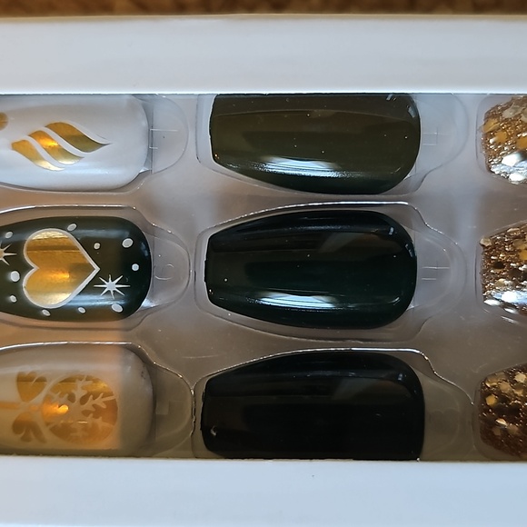 New, never opened christmas press on! - Picture 3 of 6